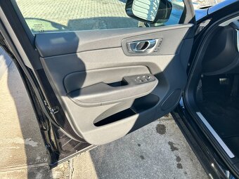 Volvo XC60 B4 AWD Inscription - 11