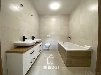 Pronájem domu 5+kk, 139 m2 se zahradou, terasou a balkonem – - 11