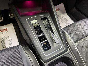 Volkswagen Golf  8 1,5 eTSI R-LINE ACC KAMERA ZÁRUKA 2026 - 11