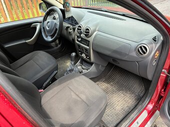 Dacia Sandero Stepway 1.6i - 11