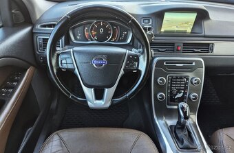 VOLVO XC70 2.4D 133KW 5 VÁLEC 1 MAJITEL AUTOMAT 4x4 XENON - 11