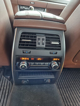 BMW 550i GT – V8, INDIVIDUAL, LASER SVĚTLA, MAX VÝBAVA - 11