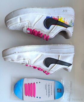 Adidas, Nike - 11