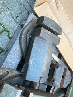 Otočný strojní svěrák 160mm - 11