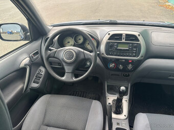 Toyota RAV4 2.0VVTi - 11