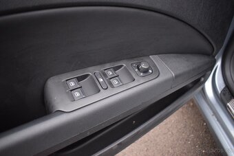 Škoda Superb 2,0TDi DSG,PLNÁ VÝBAVA - 11