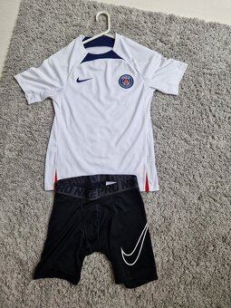 Triko a kratasy NIKE pro - 11