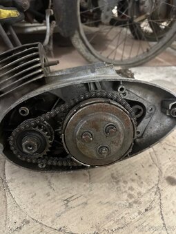 Jawa 250/353 Kývačka - polomotor - 11