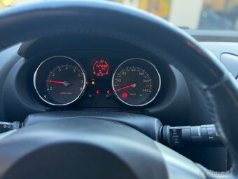 Nissan Qashqai 1.6 Benzín 5Q manuál - 11