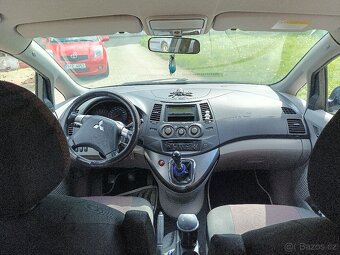 Mitsubishi Grandis - 11