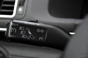 Volkswagen Touran 1.6 TDi CR HIGHLINE DSG,XENONY,KAMERA,TEMP - 11