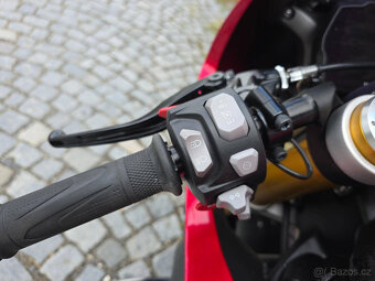 Triumph Speed Triple 1200 RR - 11