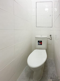 Pronájem bytu 3+kk /67 m2) s terasou (9 m2), ul. Dělnická, P - 11