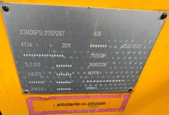 KLOUBOVÝ NAKLADAČ JCB 406 - 11