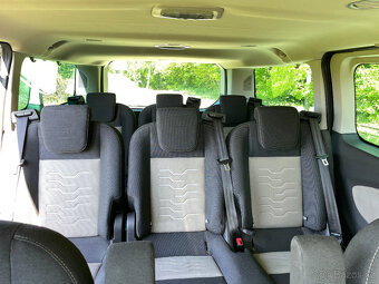 Ford Tourneo Custom 8 míst - 11