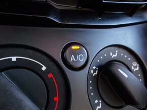 FORD Focus Kombi 1.0 EcoBoost 74kW 1.majitel - 11