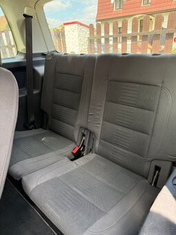 Volkswagen Touran - 11