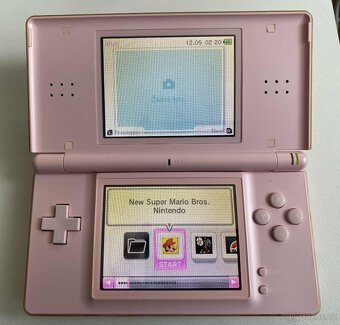 Nintendo DS Lite pink + 64GB - 11