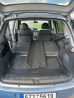 Opel Meriva 1.6i 16V benzín 77kW rok 2008 - 11