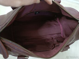 Vínově červená kabelka - 11