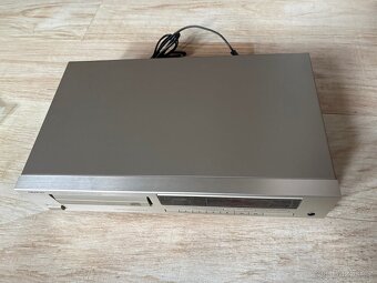 CD přehrávač Denon DCD-520 včetně DO - 11