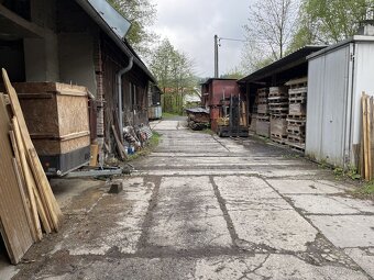 Nabízíme k prodeji areál pro výrobu nábytku z masivu v obci - 11