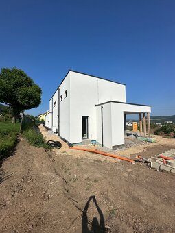 👷🏗️🏠🏘️🧱🪜🔨🪏🫡 - 11