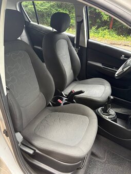 Hyundai i20, r. 2010, 1.2i – spolehlivý a úsporný vůz - 11