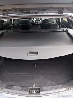 Hyundai i30 1,6i 88 kW kombi - 11