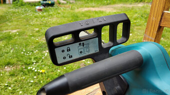 Řetězová pila Makita UC4041A, 40cm, 1800W - 11