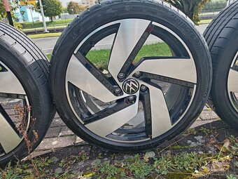 Originál ALU kola VW Golf R18 + letní pneu - 11