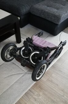 Kočárek s dalším příslušenstvím - 11