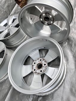 5x112 R17 originální alu disky Škoda Kodiaq 2018 - TOP STAV - 11