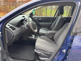 Renault Megane Authentiq 1.6 - 11