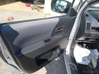 Mazda 5 2007 1.8 benzín 7 míst Zachovalá 200.000 km - 11