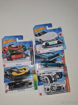 Hotwheels - 11