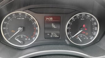 Škoda Octavie 1.6 TDI 77KW r.v.2011 málo jetá - 11