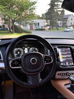VOLVO XC90 MOMMENTUM D5 2.0D 165KW 4X4 - KOUPENO ČR - 11