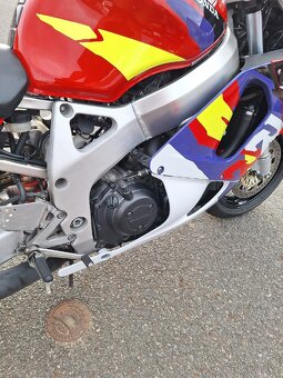 Honda cbr 900rr - 11