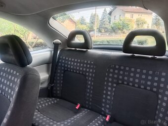 Volkswagen New Beetle - 11