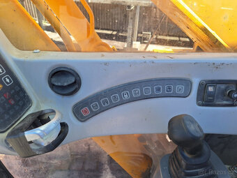 Pásový bagr JCB JS 210 L - 11