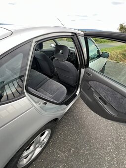 Toyota Avensis T22 1.8i pouze 64tis km - 11