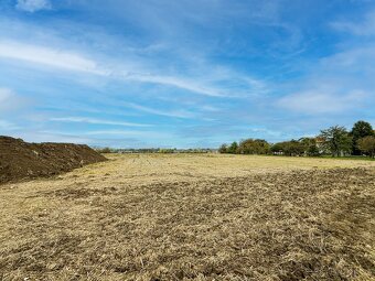 Stavební pozemek 900m2 na prodej, Kunovice u UH - 11
