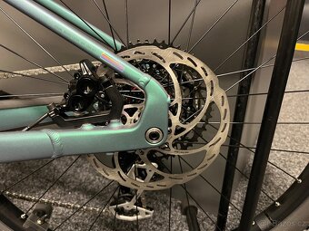 CUBE Reaction Hybrid RACE 800 vel.L a XL 2026 NOVÝ MODEL Pol - 11