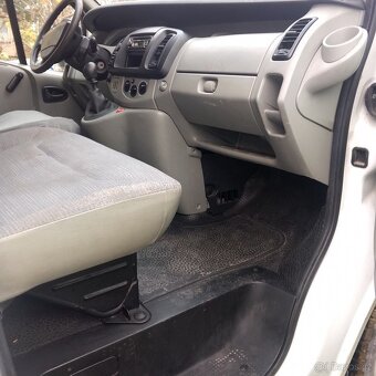 Renault Trafic 2.0 - 11