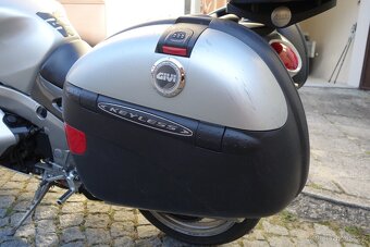 Kawasaki ZZR 1200 - 11