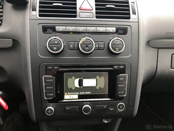 Volkswagen Touran 1,6 TDI 77 KW Panorama Plný servis VW - 11