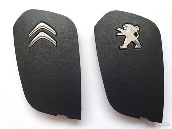 Klíč Citroen Peugeot 2 / 3 tlačítka. Starší provedení s log - 11