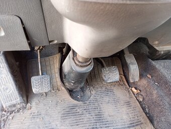 KIA 2500 - 11