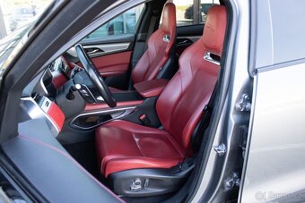 Jaguar F-Pace 3.0 I6 P400 MHEV R-Dynamic HSE AWD A/T - 11